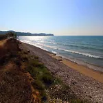 Apartman Katomeris House *